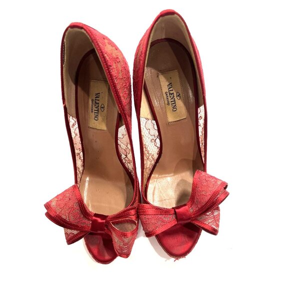Valentino Bow TIe Pumps in Red Lace - Picture 5 of 11